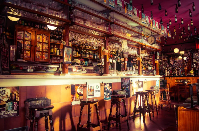 Montar un bar desde cero: claves para triunfar en hostelería sin arruinarte