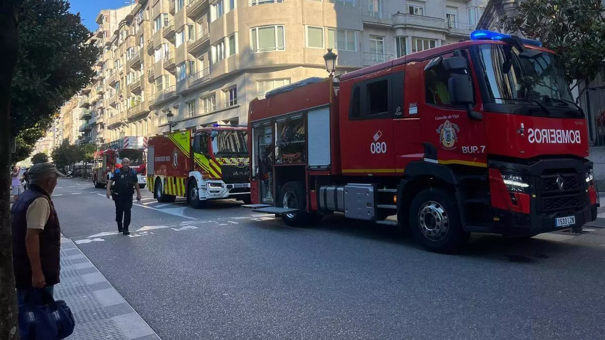 Un incendio en el cuadro eléctrico fuerza el desalojo preventivo de un edificio en Vigo