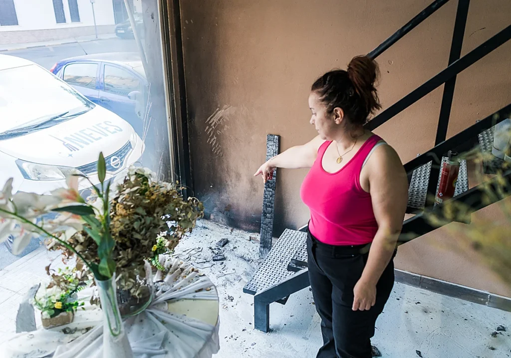 Incendio provocado causa graves daños en una peluquería de Badajoz y la Policía investiga un posible ataque intencionado