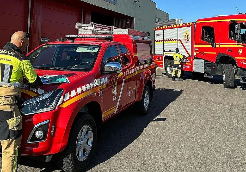 Un joven de 25 años, intoxicado por humo tras un incendio en el restaurante del Recreo Industrial
